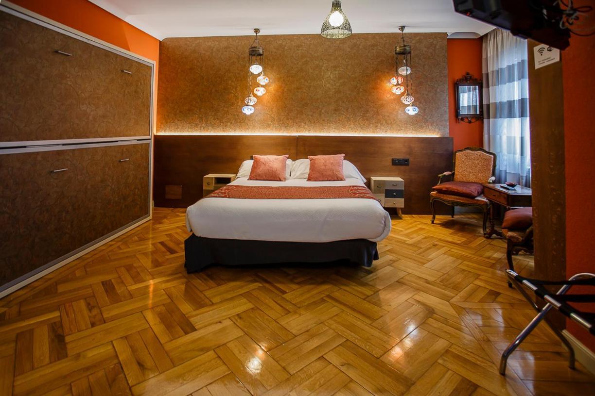 Hostal Rodas Pamplona Dış mekan fotoğraf