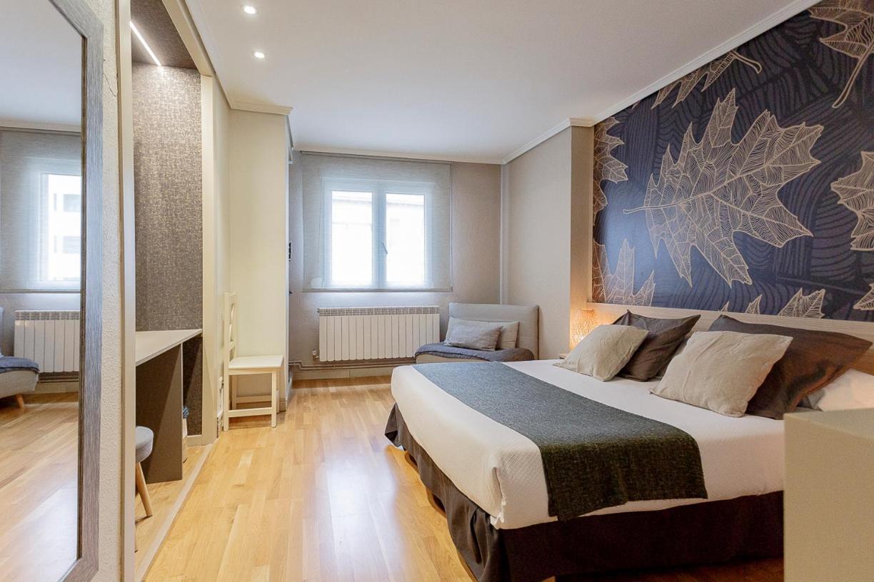 Hostal Rodas Pamplona Dış mekan fotoğraf