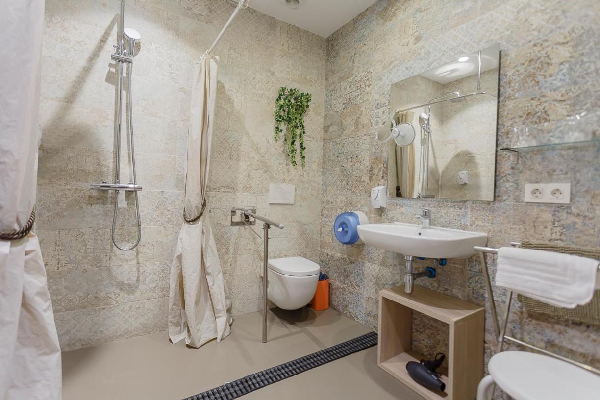 Hostal Rodas Pamplona Dış mekan fotoğraf