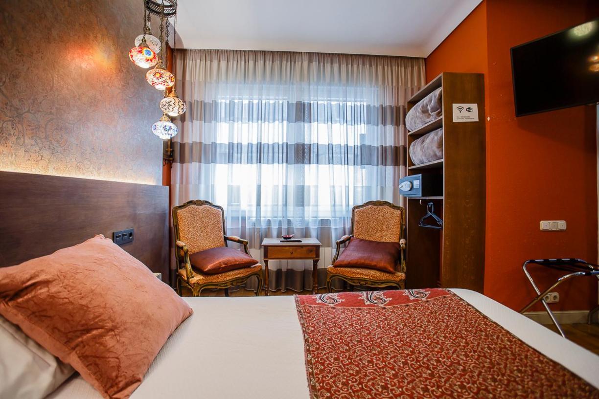 Hostal Rodas Pamplona Dış mekan fotoğraf