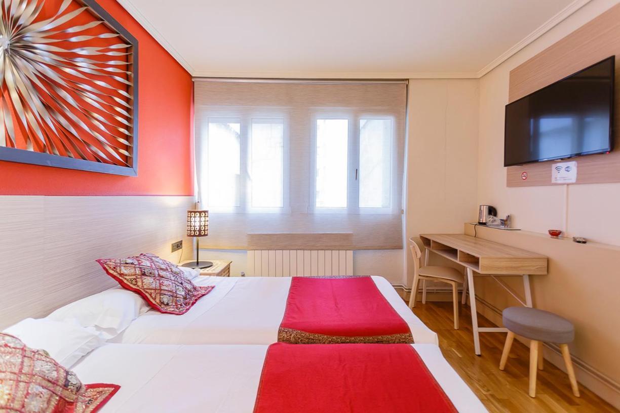 Hostal Rodas Pamplona Dış mekan fotoğraf