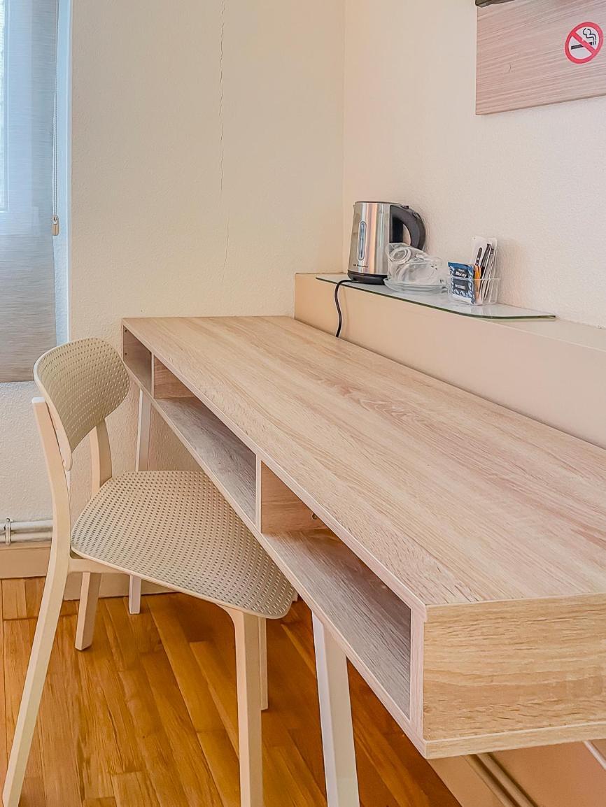 Hostal Rodas Pamplona Dış mekan fotoğraf
