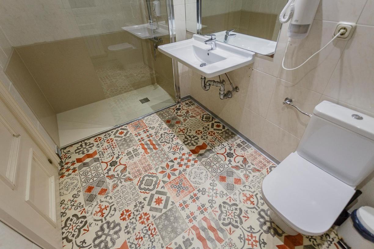 Hostal Rodas Pamplona Dış mekan fotoğraf