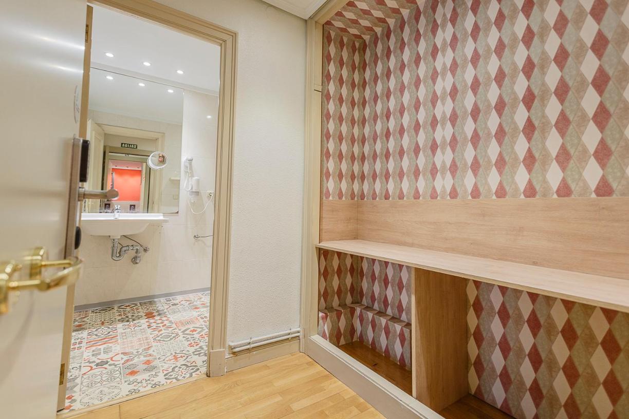 Hostal Rodas Pamplona Dış mekan fotoğraf