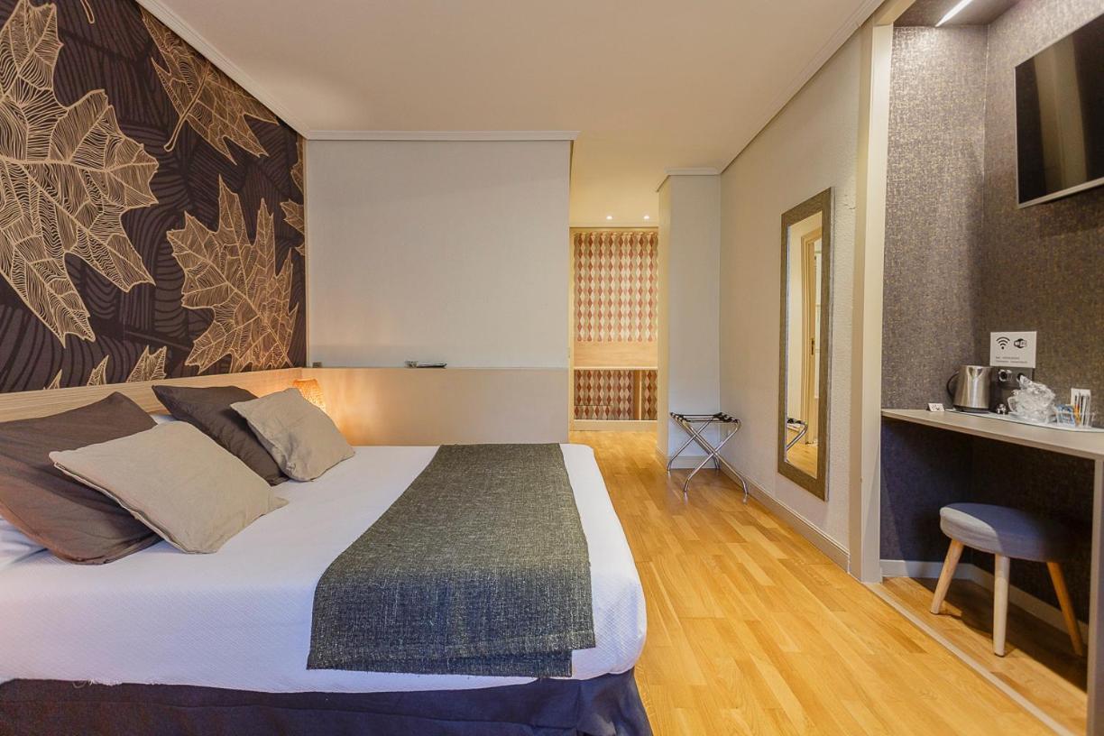 Hostal Rodas Pamplona Dış mekan fotoğraf