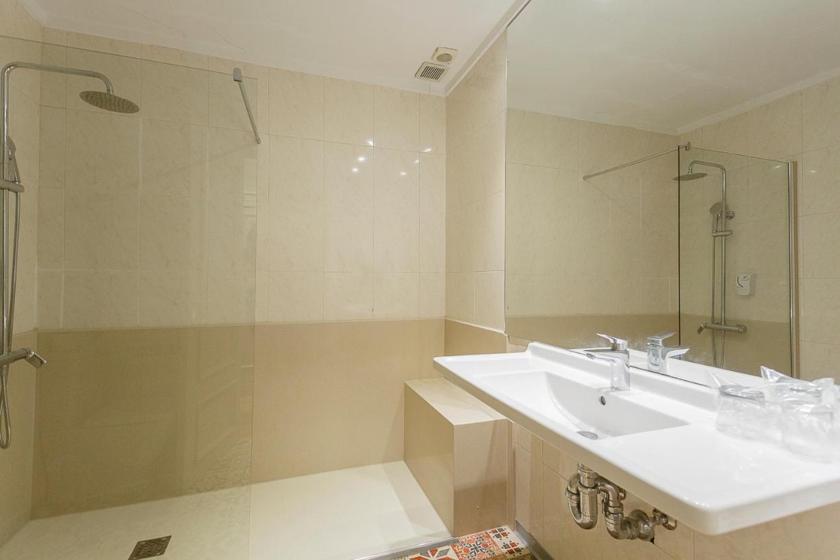 Hostal Rodas Pamplona Dış mekan fotoğraf