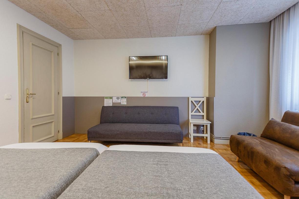 Hostal Rodas Pamplona Dış mekan fotoğraf