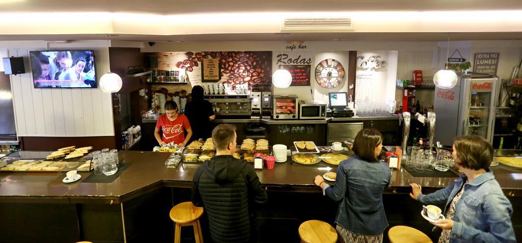 Hostal Rodas Pamplona Dış mekan fotoğraf